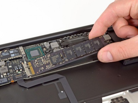 Apple triển khai thu hồi MacBook Air do lỗi bộ nhớ lưu trữ - 2 Apple triển khai thu hồi MacBook Air do lỗi bộ nhớ lưu trữ