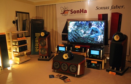 Một bộ xem phim cực khủng của B&W