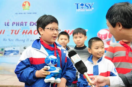 Robot nhảy TOSY đồng hành cùng Cuộc thi "Tự hào Việt Nam" - 6 Đây là người bạn mà em th