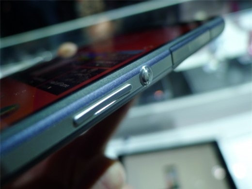 Cận cảnh Sony Xperia Z2 - Sắc sảo đến từng chi tiết - 2 Chỉ