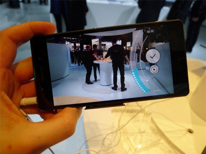 Cận cảnh Sony Xperia Z2 - Sắc sảo đến từng chi tiết - 6 Về phần cứng: