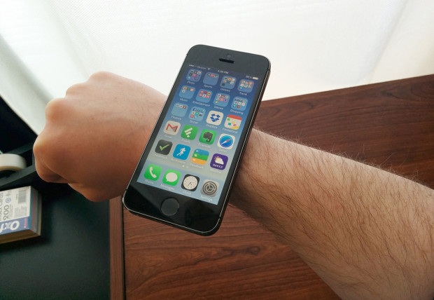 7 thách thức đối với đồng hồ thông minh iWatch - 4 iWatch không thể đầy đủ chức năng như iPhone hoặc iPad.