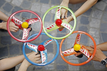 Cùng sưu tập đĩa bay TOSY với 4 màu ấn tượng