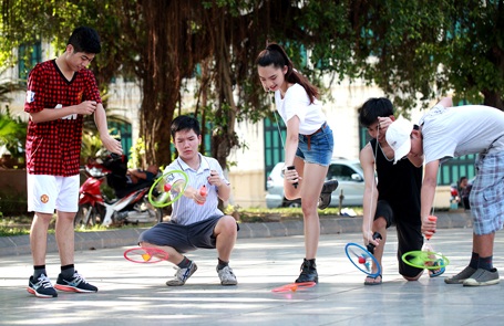 Giới trẻ hào hứng với đĩa bay TOSY.