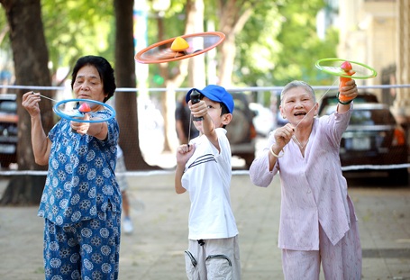 Đĩa bay TOSY trở thành môn thể thao của mọi lứa tuổi