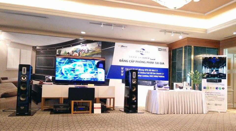 Thiết bị Hi-fi khuấy động triển lãm Việt Nam AV Show 2014 - 2 Hệ thống rạp hát sử dụng đầu Dune với nguồn hình ảnh full - HD tải và phát trực tiếp từ internet.