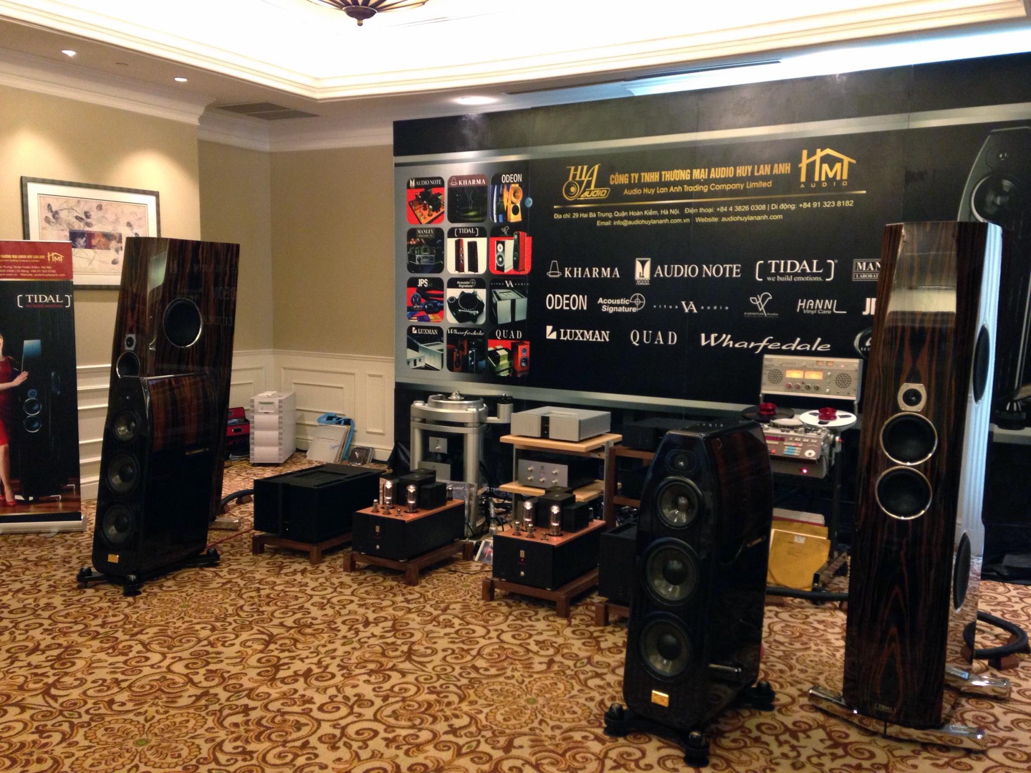 Thiết bị Hi-fi khuấy động triển lãm Việt Nam AV Show 2014 - 1 Các thiết bị tầm trung thu hút sự
quan tâm lớn