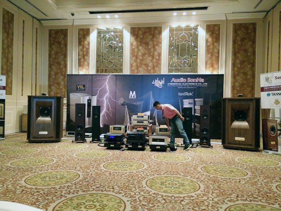 Thiết bị Hi-fi khuấy động triển lãm Việt Nam AV Show 2014 - 8 Bảo Khánh- Quốc Phan