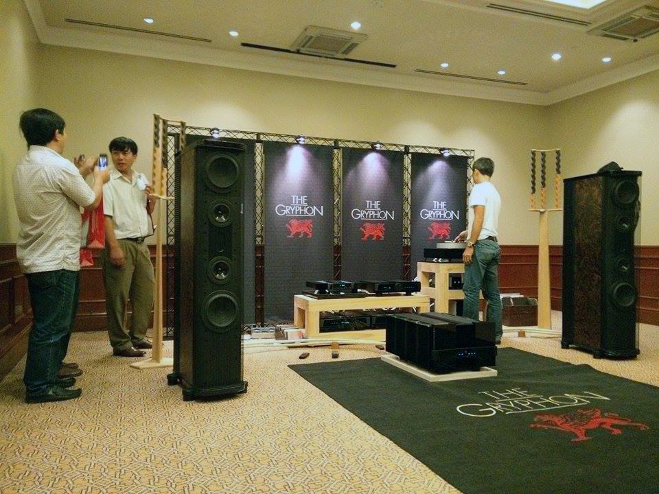 Thiết bị Hi-fi khuấy động triển lãm Việt Nam AV Show 2014 - 12 Bảo Khánh- Quốc Phan