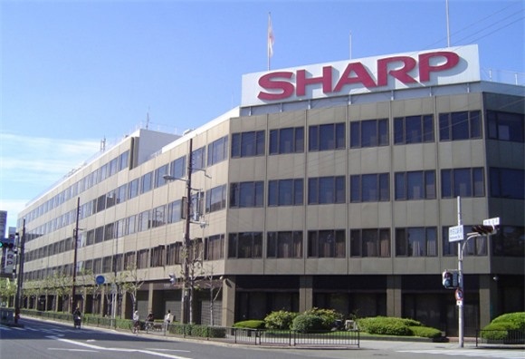 Sharp sắp quay lưng với Apple để hợp tác cùng Samsung? - 1 Sharp vẫn được biết đến như là một nhà sản xuất và cung cấp trực tiếp