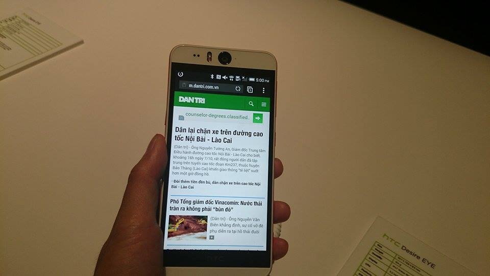 Về Camera, máy ảnh trước của