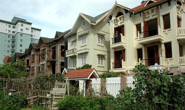 Bị "bỏ tù" trong khu biệt thự triệu đô - 1 Bị "bỏ tù" trong khu biệt thự triệu đô - 1