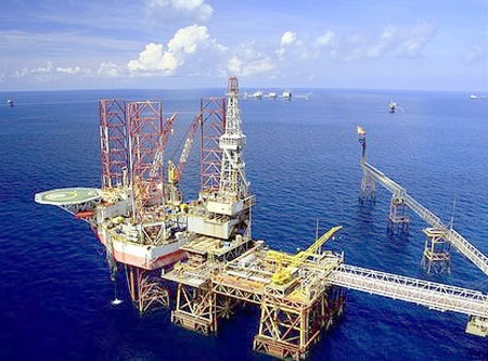 PetroVietnam tiếp tục kế hoạch thăm dò dầu khí trên biển Đông - 1 PetroVietnam tiếp tục kế hoạch thăm dò dầu khí trên biển Đông - 1