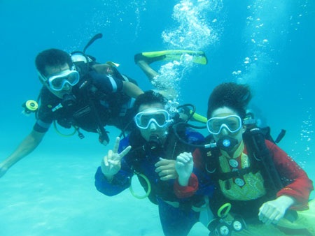 Nha Trang: 10 cặp đôi cùng cưới... dưới nước - 6 Nha Trang: 10 cặp đôi cùng cưới... dưới nước - 6