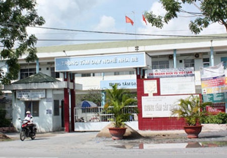 Vụ bán 1 tấn vàng/tháng: Quá nhiều bất thường - 1