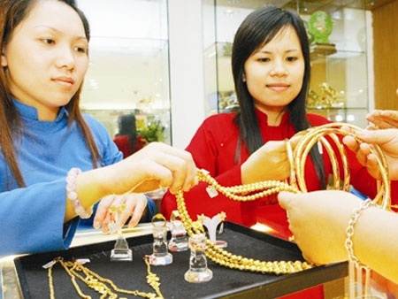 Vàng trang sức… ngồi trên lửa - 1 Vàng trang sức… ngồi trên lửa - 1