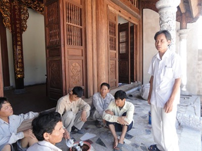 Doanh nhân xây chùa, tụng kinh - 1 Doanh nhân xây chùa, tụng kinh - 1