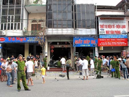 Một vụ nổ lớn giữa trung tâm thành phố Hà Giang - 1 Một vụ nổ lớn giữa trung tâm thành phố Hà Giang - 1