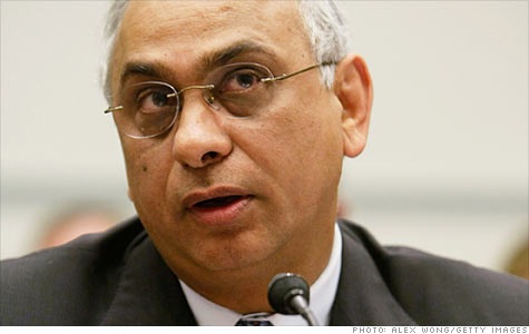 Giám đốc Standard&Poor's mất chức vì Mỹ? - 1