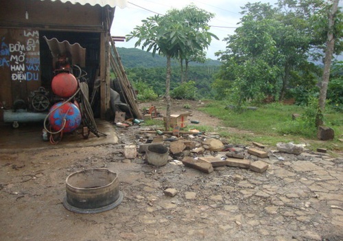 Tài xế chết vì lốp ôtô nổ - 1 Tài xế chết vì lốp ôtô nổ - 1