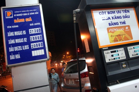 Xăng dầu không giảm giá, chờ... kiểm tra  - 1