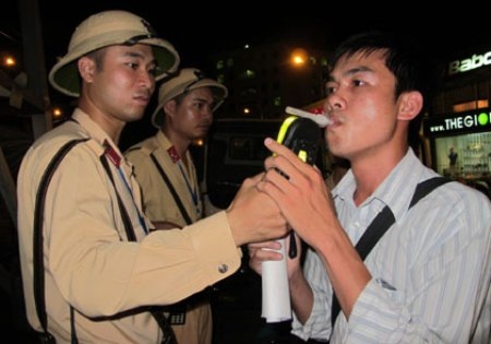 Sau 10 ngày, xử lý hơn 800 “ma men” tham gia giao thông - 1 Sau 10 ngày, xử lý hơn 800 “ma men” tham gia giao thông - 1