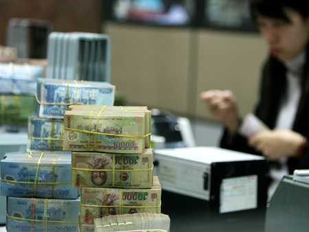 Ngăn chặn tình trạng "lách trần" lãi suất tinh vi - 1 Ngăn chặn tình trạng "lách trần" lãi suất tinh vi - 1