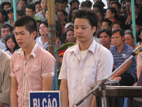 Tuấn “chó”: Không chém "hiệp sĩ" thì "sợ mất lòng"! - 1 Tuấn “chó”: Không chém "hiệp sĩ" thì "sợ mất lòng"! - 1
