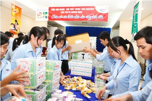 Hơi ấm từ đất liền gửi ra biển đảo - 4