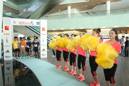 Chạy bộ chinh phục toà tháp cao nhất Việt Nam - 3 Chạy bộ chinh phục toà tháp cao nhất Việt Nam - 3