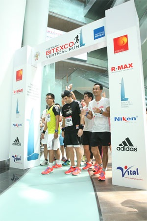 Chạy bộ chinh phục toà tháp cao nhất Việt Nam - 2 Chạy bộ chinh phục toà tháp cao nhất Việt Nam - 2