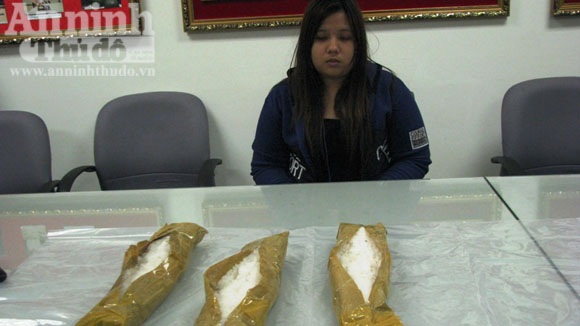 Bắt nữ sinh mang hơn 3kg ma túy nhập cảnh vào Việt Nam  - 1