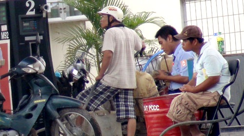 Coi chừng xăng dỏm - 1 Coi chừng xăng dỏm - 1