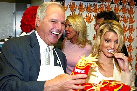 Những CEO xuất sắc “một tay” vực dậy công ty - 8 Những CEO xuất sắc “một tay” vực dậy công ty - 8