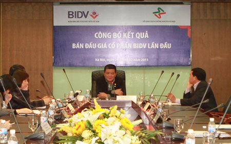 Gia đình ông Trần Bắc Hà mua 100.000 cổ phần BIDV - 1