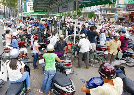 Giá xăng dầu cao vì "làm giàu" cho đại lý - 1 Giá xăng dầu cao vì "làm giàu" cho đại lý - 1
