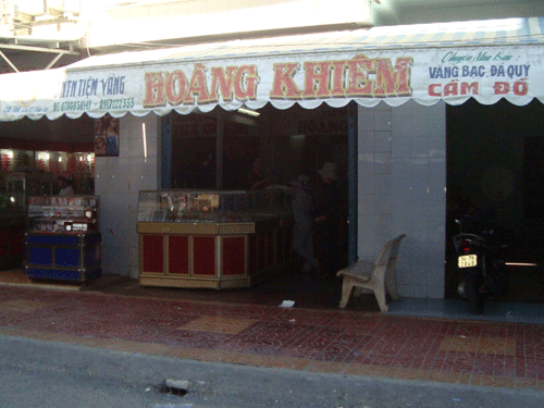 Tiệm vàng 7 tháng bán được... hơn 7 tấn vàng - 1