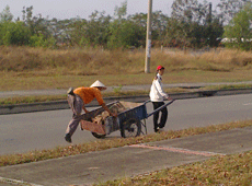 Ép công nhân phát hiện dòi trong bữa ăn phải nghỉ việc - 1 Ép công nhân phát hiện dòi trong bữa ăn phải nghỉ việc - 1