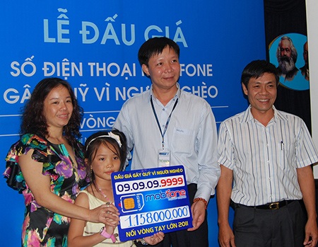 Gay cấn đấu giá sim số đẹp - 1 Gay cấn đấu giá sim số đẹp - 1