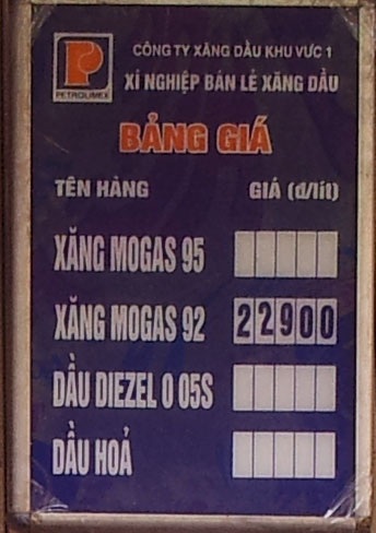 Giá xăng bất ngờ tăng 2.100 đồng/lít - 2 Giá xăng bất ngờ tăng 2.100 đồng/lít