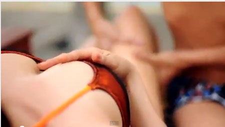 Trào lưu quảng cáo… gây sốc với “sao” Việt - 1 Trào lưu quảng cáo… gây sốc với “sao” Việt