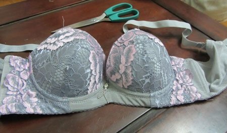 Chiếc áo ngực có mác “Made in VietNam” được mua ngày 19/10