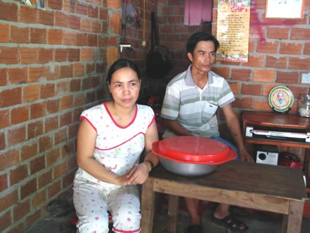 Chị Lê Thị Thanh và anh Trần Văn Liễu - nhân chứng quan trọng trong vụ án. Ảnh: H.T