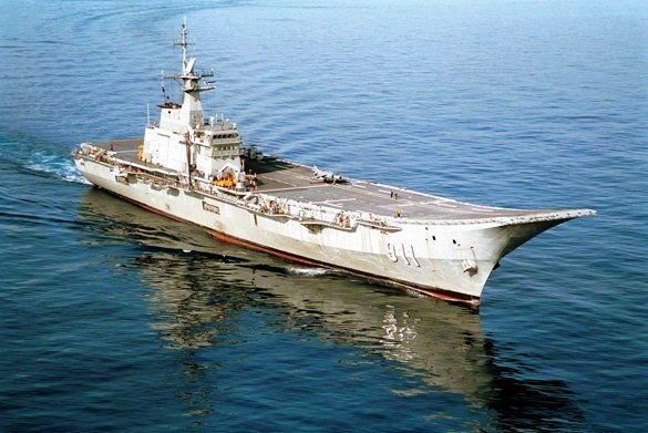 Tàu HTMS Chakri Naruebet (Thái Lan)