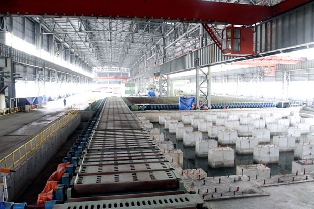Những dự án “hậu Vinashin” bị bỏ rơi - 1 Dây chuyền Nhà máy cán thép nóng Cái Lân dừng hoạt động từ 2 năm nay. Ảnh: Trần Ngọc Duy