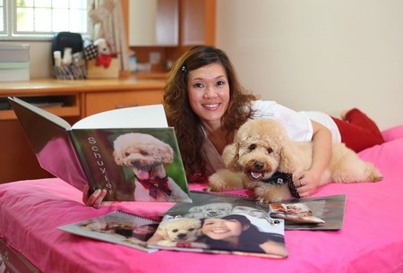 Cô Lee cùng cún cưng