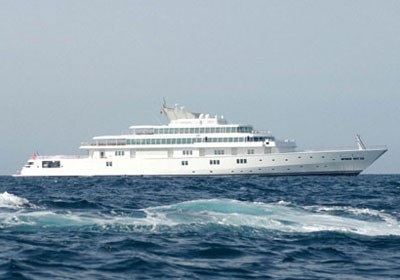 Khi tỷ phú tiêu khiển