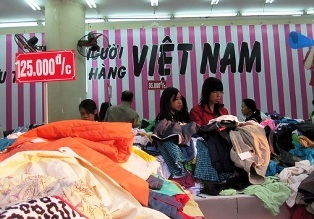 Người Việt sính hàng ngoại vì hàng nội quá thiếu - 1 71% người tiêu dùng tin tưởng vào hàng Việt Nam.