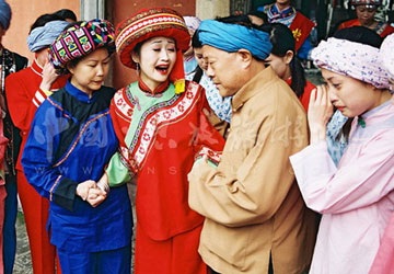 Cô dâu phải khóc trong đám cưới - 1 Cô dâu phải khóc trong đám cưới