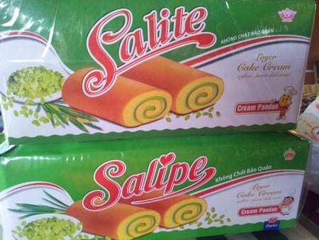 Vụ “làm hàng nhái, hành xử lối… giang hồ”: Vừa dởm, vừa dối! - 1 Hộp sản phẩm nhái (trên) gần như là bản sao của sản phẩm thật đã được bảo hộ (dưới)